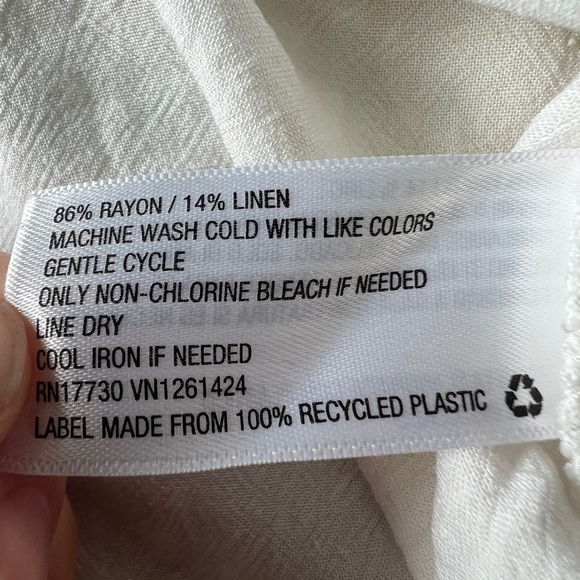 Universal Thread Womens White Flutter Sleeve Minimalist Boho Peasant Top Large - Picture 8 of 8